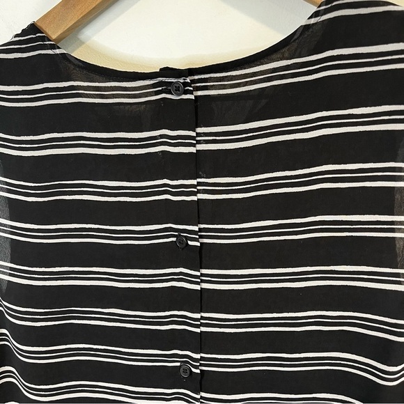 Women’s | Banana Republic Striped Sleeveless Top | Medium - Picture 6 of 9